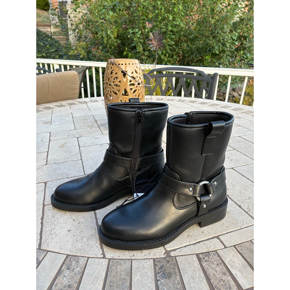 Dolce Vita Biker Boots Black Moto Side Zipper Low Block Heel Size 9 - Picture 2 of 9